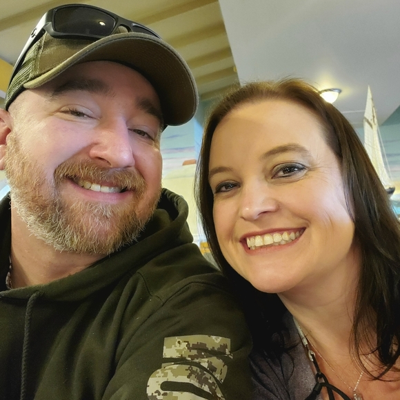 Meet your Posher, Robyn - Picture 1 of 1